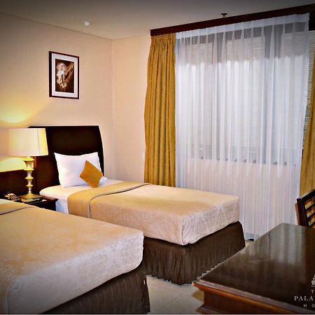 The Palais Hotel Dago Бандунг Екстериор снимка
