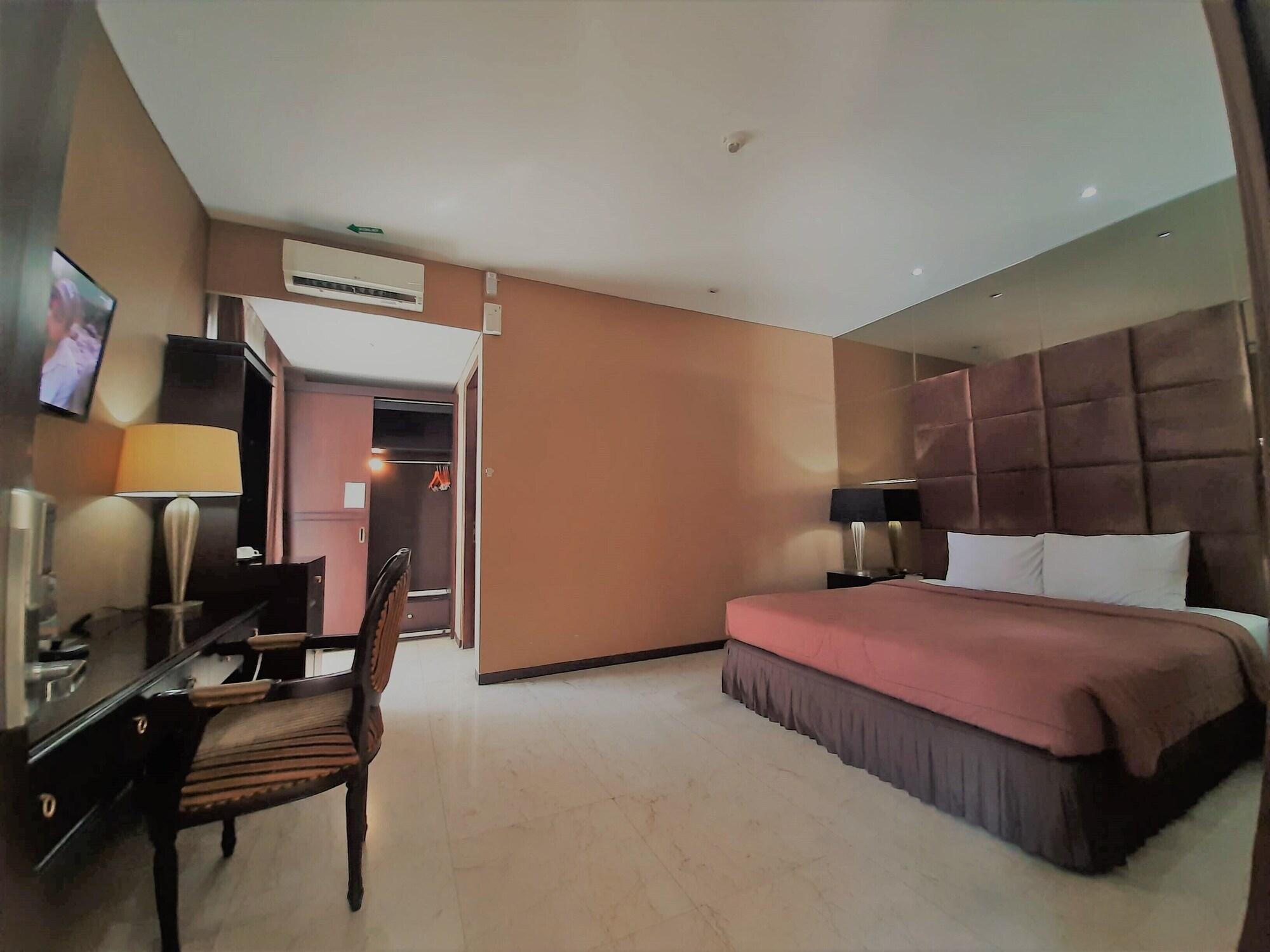 The Palais Hotel Dago Бандунг Екстериор снимка