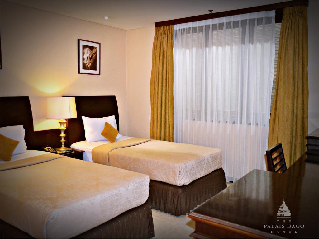 The Palais Hotel Dago Бандунг Екстериор снимка