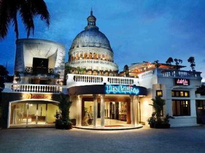 The Palais Hotel Dago Бандунг Екстериор снимка
